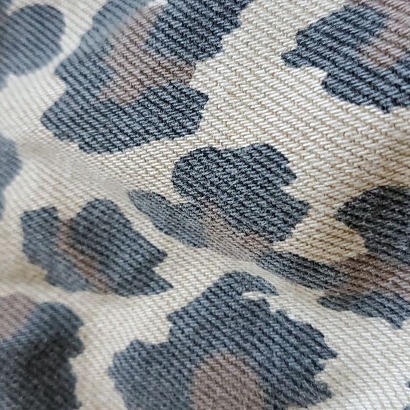 Blank NYC Leopard Print Frayed Hem Jeans Shorts 27 - Picture 5 of 5